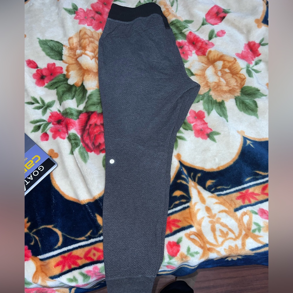 Lululemon Mens at-Ease black joggers size Large